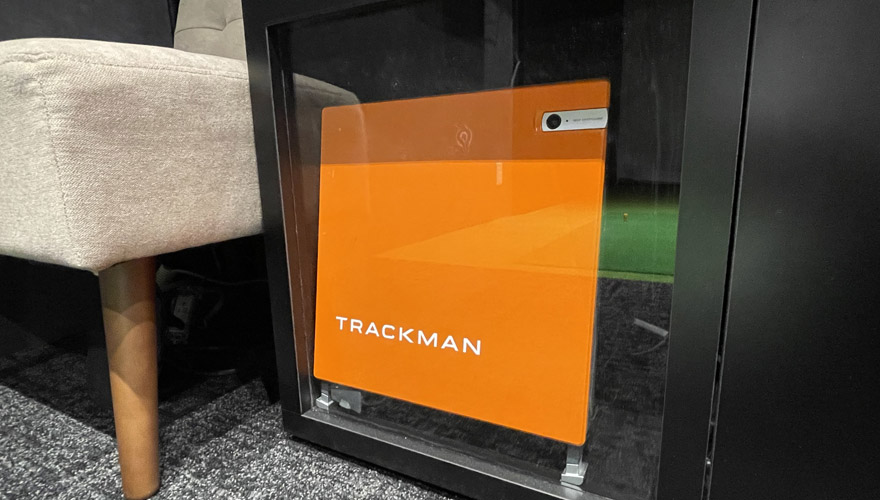 「Trackman4」完備のゴルフ練習場